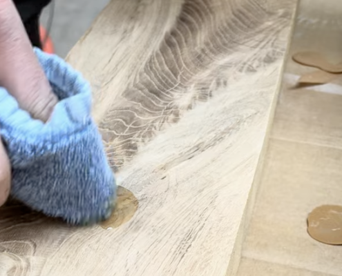 olie op knoestvuller